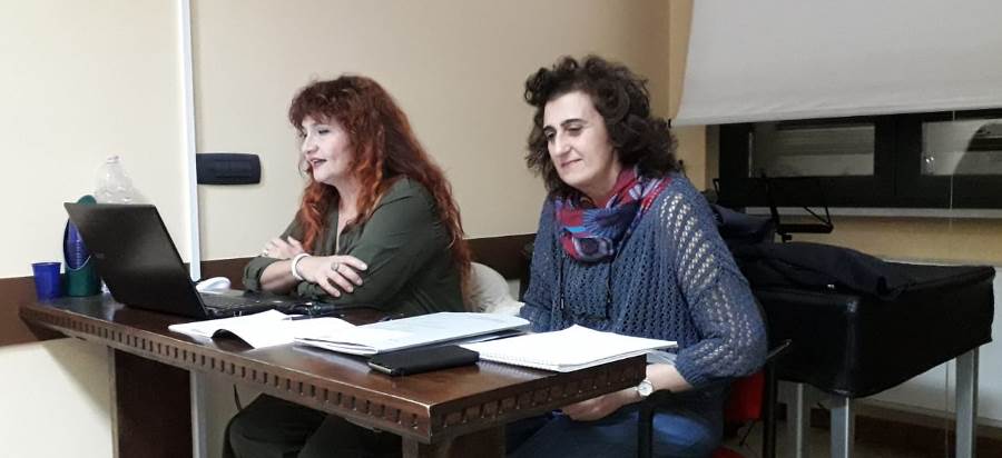 Durante la lezione Eleonora Davide e Maria Paola Battista