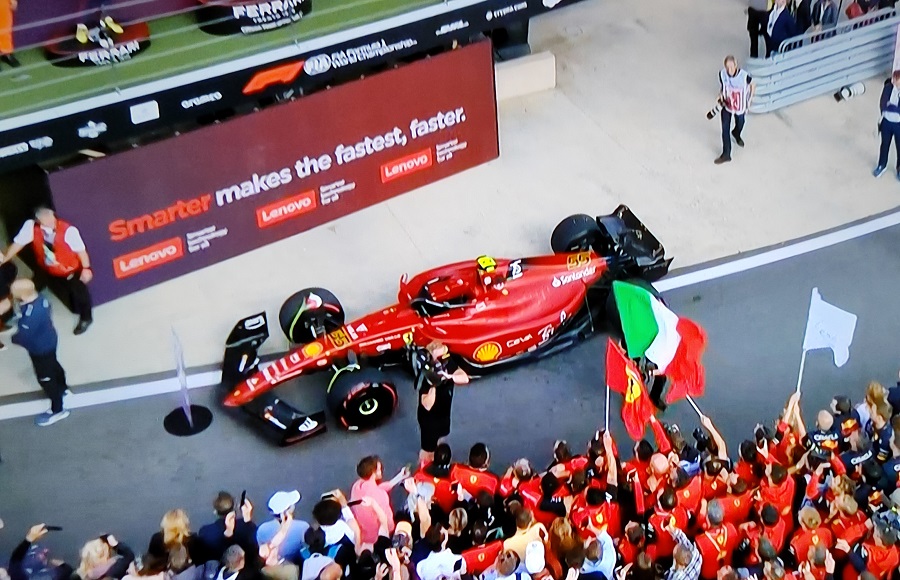 Formula 1: Carlos Sainz trionfa a Silverstone, deluso Charles Leclerc. Hamilton a podio